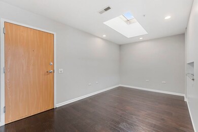 1800 Dewes St unit 312, Glenview, IL 60025 - photo 2