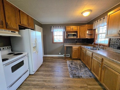 408 2nd St NE, Pipestone, MN 56164 - photo 7