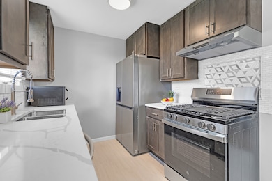 403 Arrowhead Trail, Carol Stream, IL 60188 - photo 3