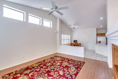 5 Family room - Dining Nook