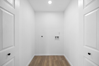 9218 Compton St, Houston, TX 77016 - photo 5