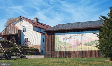 6304 Mary Todd Ln, Centreville, VA 20121 - photo 4