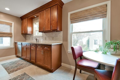 576 E Beechwold Blvd, Columbus, OH 43214 - photo 6