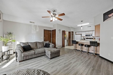 2264 Holiday Rd unit 206, Coralville, IA 52241 - photo 5