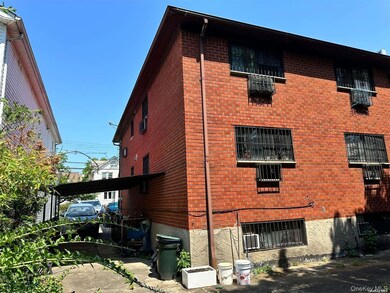 137-38 Kalmia Ave, Flushing, NY 11355 - photo 5