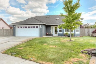 151 Orchardview Ave, Central Point, OR 97502 - photo 2