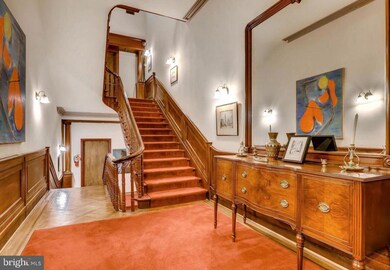 3 W Mount Vernon Place unit 8, Baltimore, MD 21201 - photo 2