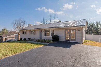 230 Montgomery St NE, Christiansburg, VA 24073 - photo 5