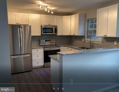 6122 Calico Pool Ln, Burke, VA 22015 - photo 4