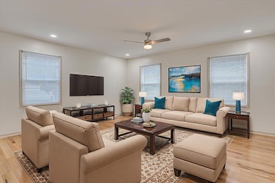 08-102 - Living Room - Standard - 0