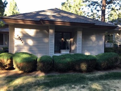 60849 _Photot_sideHouse