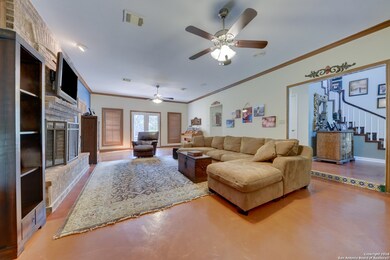 11214 Hunters Path, Helotes, TX 78023 - photo 6