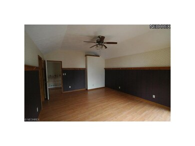 438 Vine St, Geneva, OH 44041 - photo 5