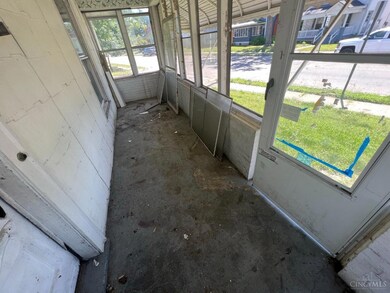 313 S Sutphin St, Middletown, OH 45044 - photo 3