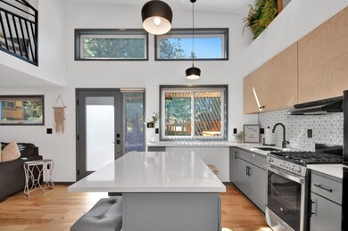 61304 SE Wizard Ln unit 10, Bend, OR 97702 - photo 5