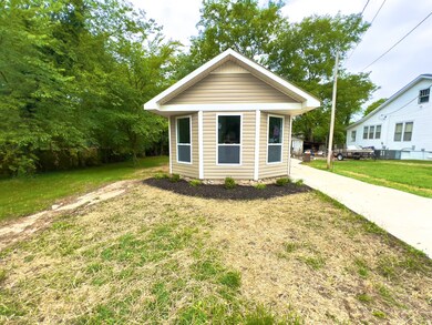 504 Moody St, Shelbyville, TN 37160 - photo 2