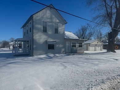 602 E Webster St, Clinton, IL 61727 - photo 2