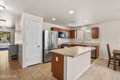 12_4743 w countryside way-008