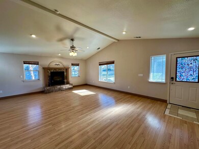 16531 Friar Rd, Weed, CA 96094 - photo 5