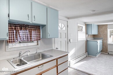 07-Kitchen_ELI02676-2-HDR-Edit