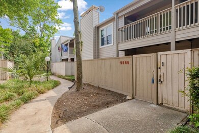 9566 Windswept Ln unit 9566, Houston, TX 77063 - photo 3