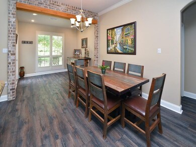 Spacious dining area to versatile keeping area / s