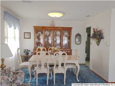 60 Roswell Ave, Staten Island, NY 10314 - photo 6