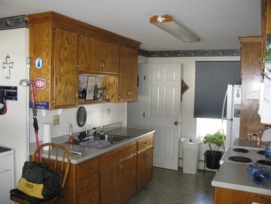 17 Viking St, Berlin, NH 03570 - photo 4
