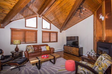 06 Living Room 3