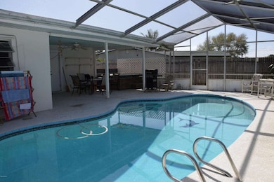 472 Cocoplum Ct