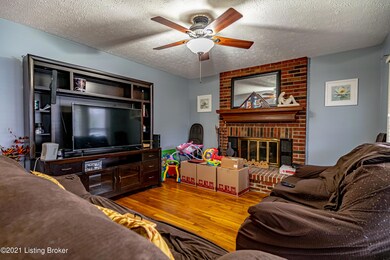 7320 S Watterson Trail, Louisville, KY 40291 - photo 6