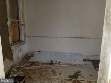 1131 Ellicott Dr, Baltimore, MD 21216 - photo 7