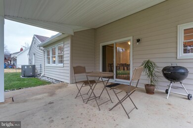 13133 Madonna Ln, Fairfax, VA 22033 - photo 6