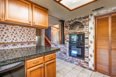 21 Kitchen