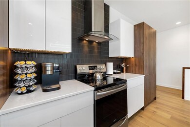 550 Indianola Rd unit 5, Des Moines, IA 50315 - photo 5