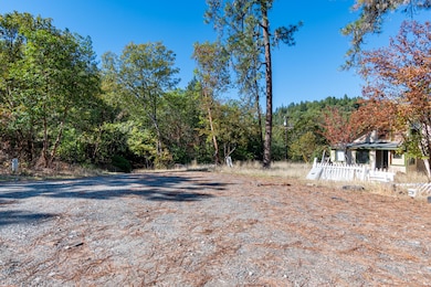 379 Savage Creek Rd, Grants Pass, OR 97527 - photo 5