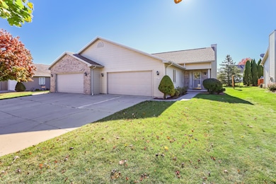 4911 Elmer Ln, Manitowoc, WI 54220 - photo 2