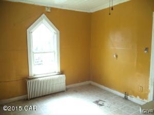 555 N Vine St, Hazleton, PA 18201 - photo 7