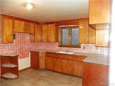 2216 Falls St, Niagara Falls, NY 14303 - photo 3