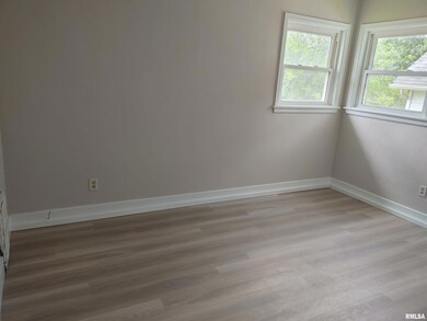 1417 College Ave, Davenport, IA 52803 - photo 4