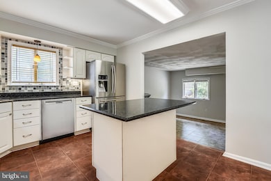 412 Beach Dr, Annapolis, MD 21403 - photo 3