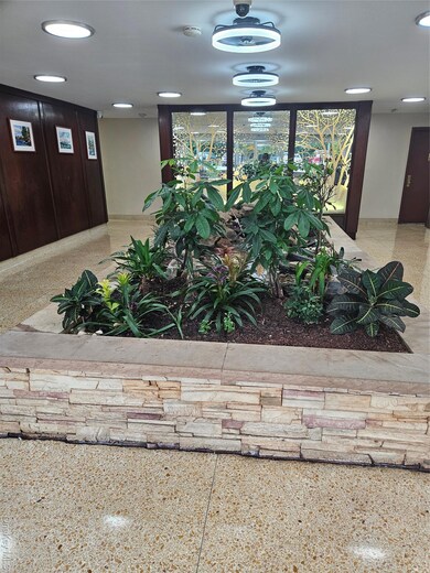 The Renaissance unit 1D, Freeport, NY 11520 - photo 2