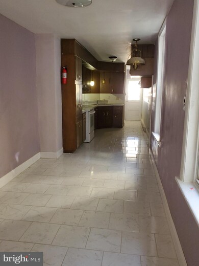 1009 Perry St, Reading, PA 19604 - photo 7