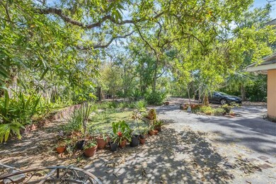 2315 Mcclellan Pkwy, Sarasota, FL 34239 - photo 4