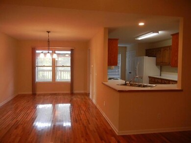 314 Greenbriar Cir, Manchester, TN 37355 - photo 3