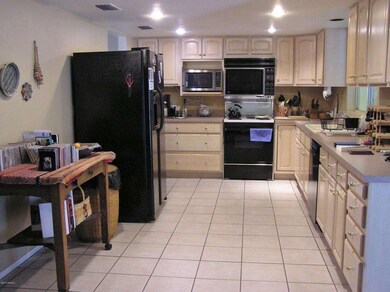 SUPER SIZED KITCHEN