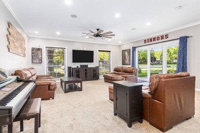 250 Bay Colony Dr, Naperville, IL 60565 - photo 4