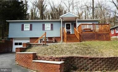 290 Cornelius Ave, Berkeley Springs, WV 25411 - photo 2