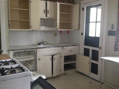 2147 Laurel Ln, Buck Hill Falls, PA 18323 - photo 5