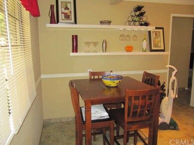 Kitchen Dining Area
